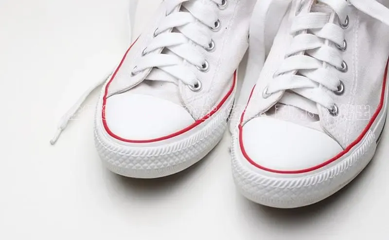 意昂3官网入口一径科技专为男性打造的顶级运动鞋：舒适、耐用、风格出
众