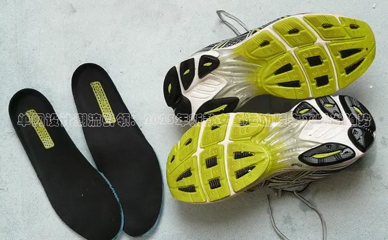 单网设计潮流引领：2025年新款女童运动鞋未来时尚趋势